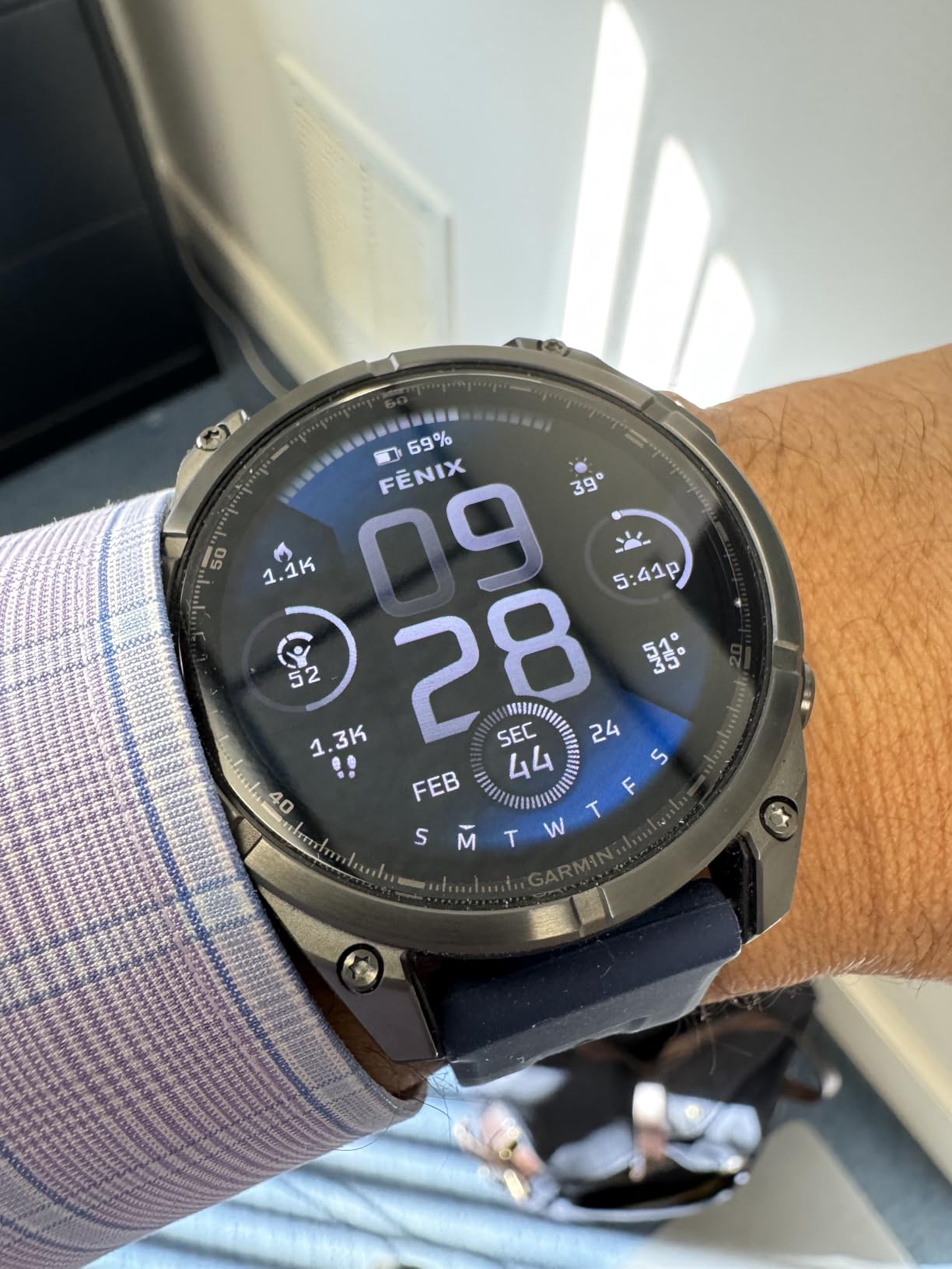 Garmin fēnix® 8 – 51 mm, Solar, Sapphire, Premium Multisport GPS Smartwatch, Long-Lasting Battery Life, Dive-Rated, Built-in LED Flashlight, Carbon Gray DLC Titanium with Pebble Gray Band Customer Review Garmin fēnix® 8 – 51 mm, Solar, Sapphire, Premium Multisport GPS Smartwatch, Long-Lasting Battery Life, Dive-Rated, Built-in LED Flashlight, Carbon Gray DLC Titanium with Pebble Gray Band - Customer Photo 1