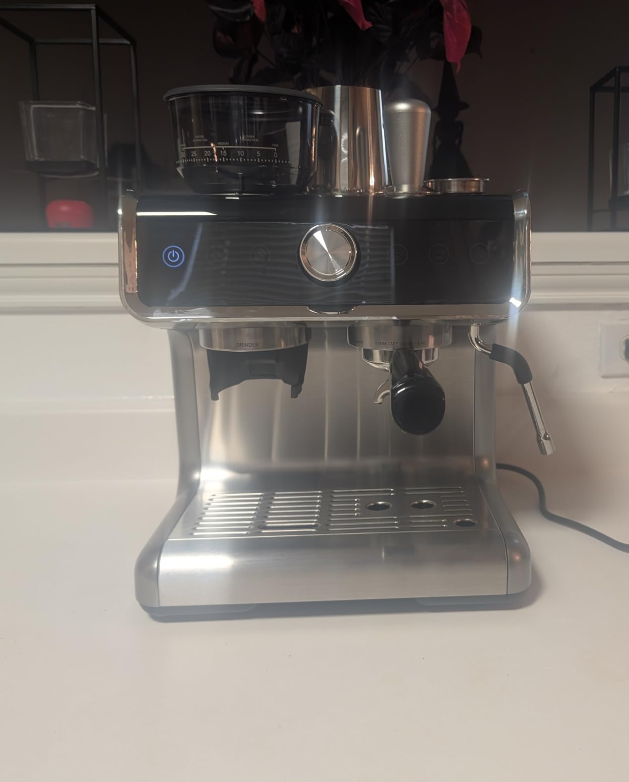 EUHOMY Espresso Machine with Grinder, 20 Bar Professional Espresso Coffee Maker for Home, with Milk Frother for Latte, Cappuccino & Barista-Style Customer Review EUHOMY Espresso Machine with Grinder, 20 Bar Professional Espresso Coffee Maker for Home, with Milk Frother for Latte, Cappuccino & Barista-Style - Customer Photo 2