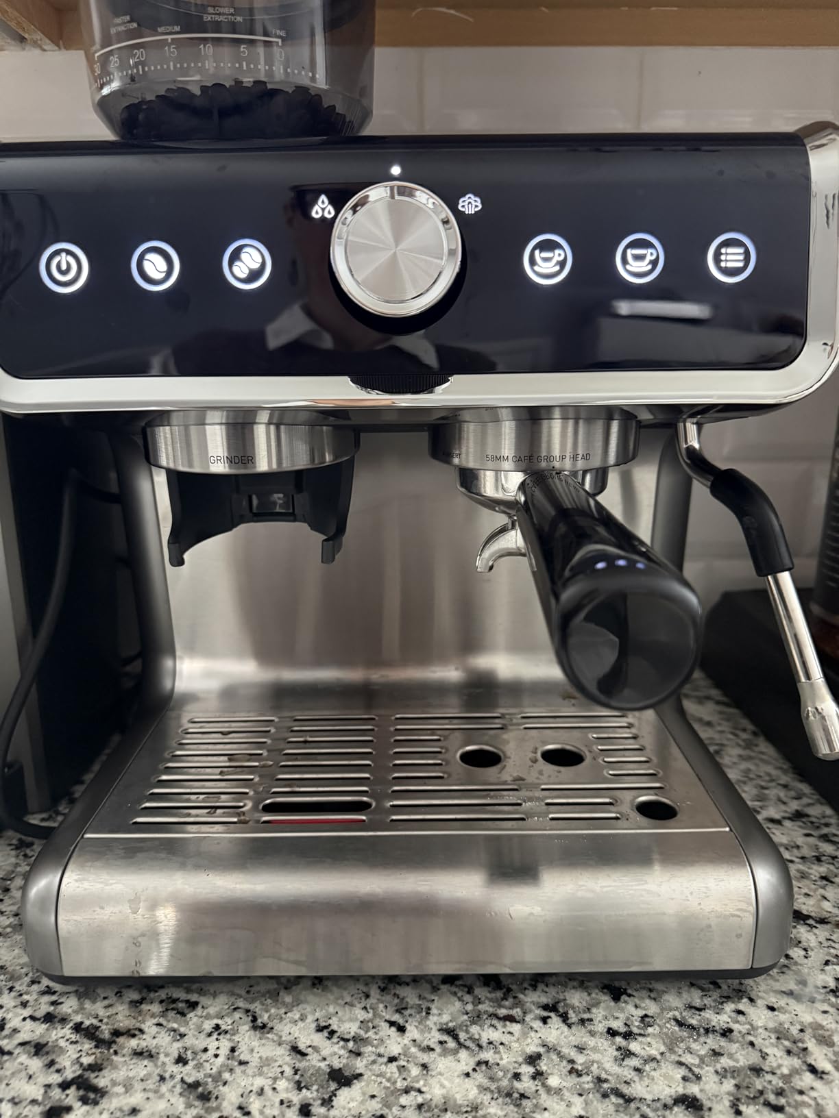 EUHOMY Espresso Machine with Grinder, 20 Bar Professional Espresso Coffee Maker for Home, with Milk Frother for Latte, Cappuccino & Barista-Style Customer Review EUHOMY Espresso Machine with Grinder, 20 Bar Professional Espresso Coffee Maker for Home, with Milk Frother for Latte, Cappuccino & Barista-Style - Customer Photo 5