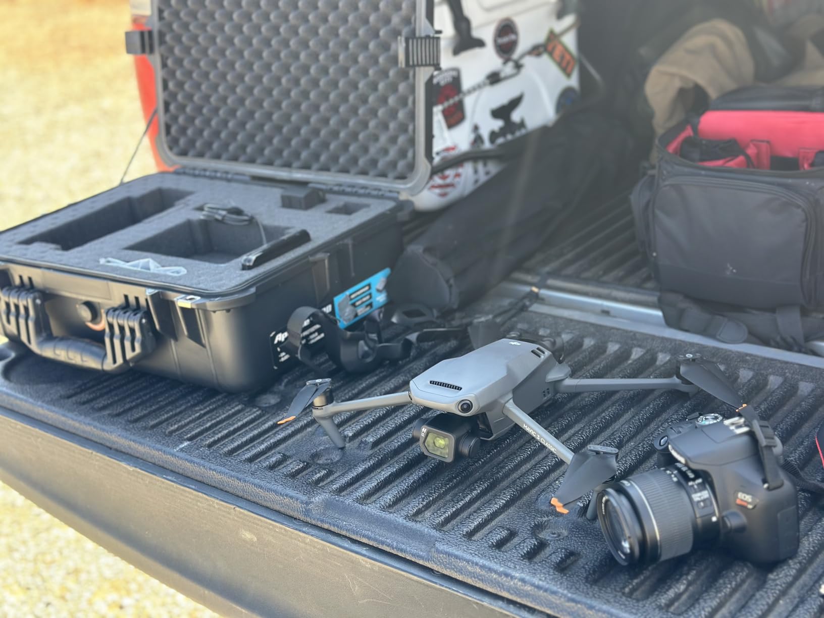 DJI Mavic 3 Classic (DJI RC), Drone with 4/3 CMOS Hasselblad Camera customer photo 1
