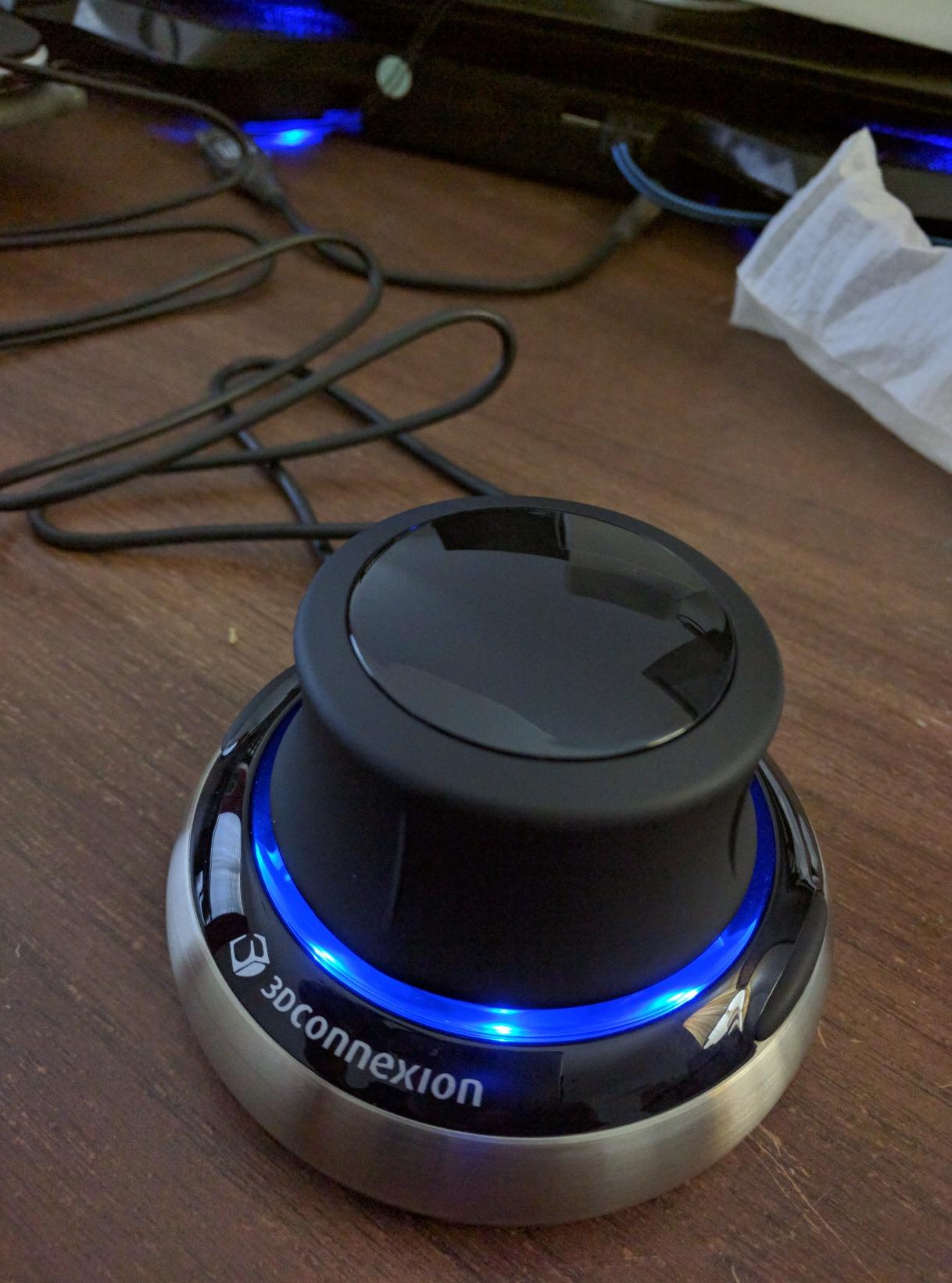 3Dconnexion SpaceNavigator 3D Mouse 3DX-700028 customer photo 1