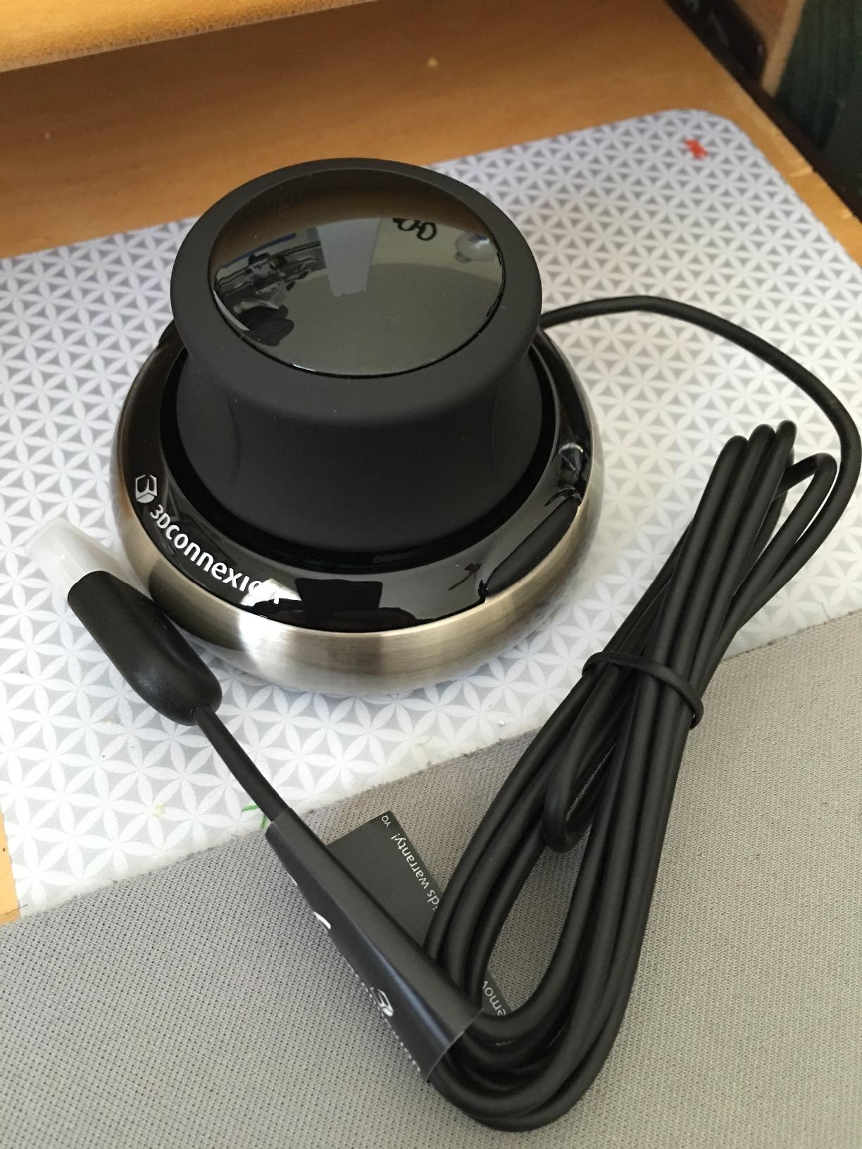 3Dconnexion SpaceNavigator 3D Mouse 3DX-700028 customer photo 2