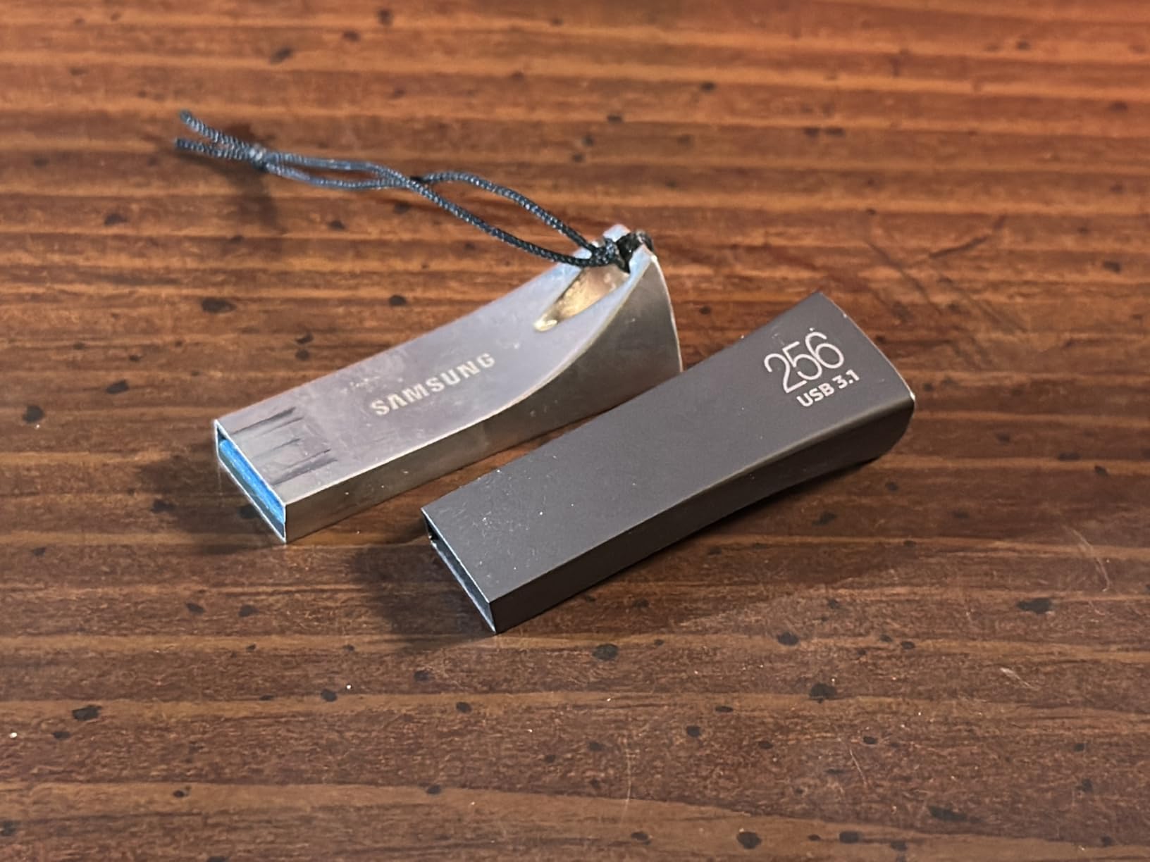 SAMSUNG BAR Plus 256GB - 400MB/s USB 3.1 Flash Drive Titan Gray (MUF-256BE4/AM) customer photo 2