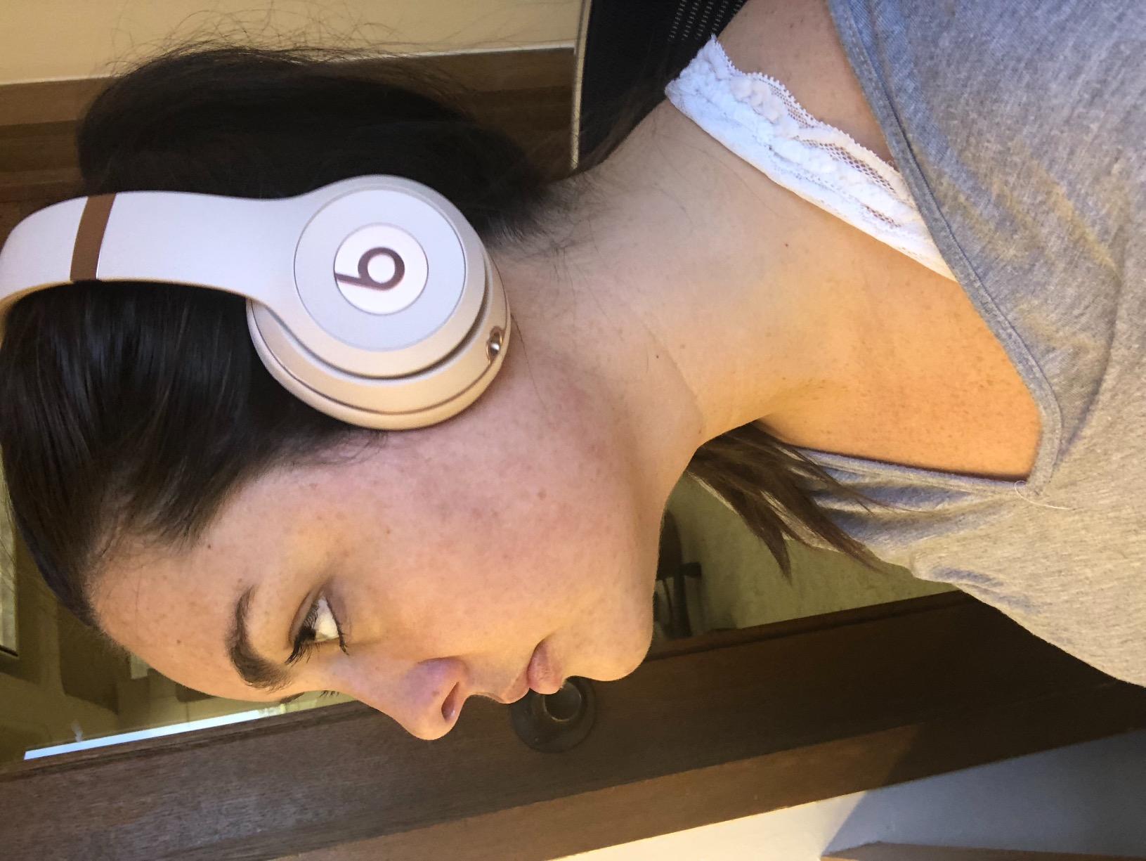 Beats Solo3 Wireless On-Ear Headphones - Beats Club Collection - Club Navy (Renewed) customer photo 2