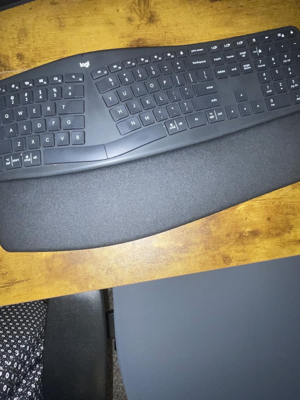 Logitech Ergo K860 Wireless Ergonomic Split Keyboard with Wrist Rest customer photo 2