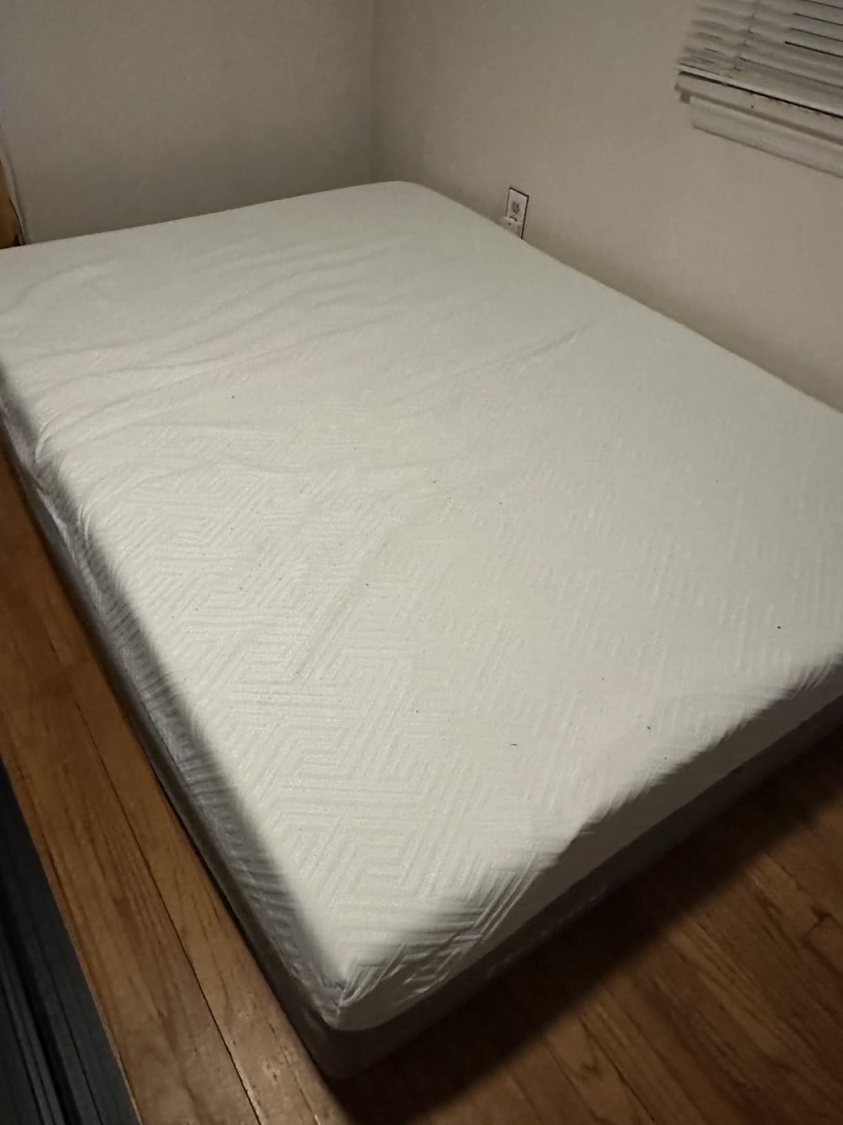 Novilla Bliss Queen Size Mattress, 12 Inch Gel Memory Foam Mattress Queen customer photo 1