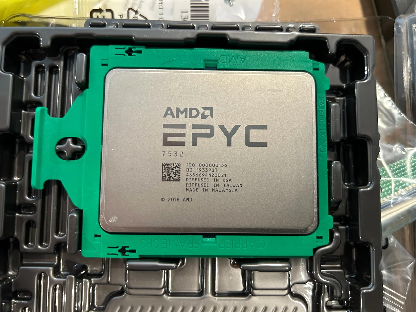 EPYC ROME 32-CORE 7532 3.35GHZ customer photo 1