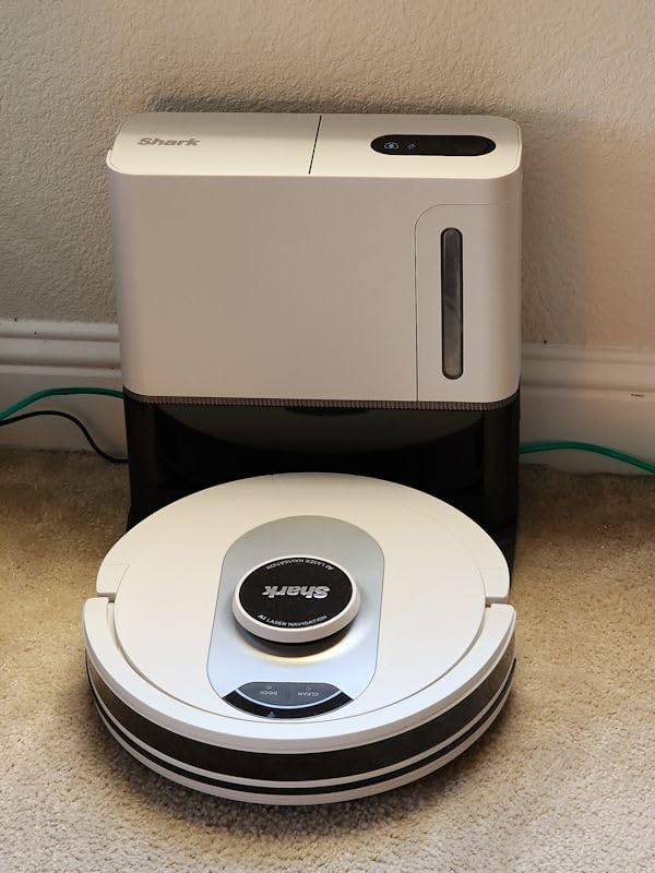 Shark AI Ultra Voice Control Robot Vacuum with Matrix Clean Navigation, Home Mapping, 60-Day Capacity, XL Self-Empty Base for Homes with Pets, Carpet & Hard Floors, Cool Grey, AV2511AE customer photo 2