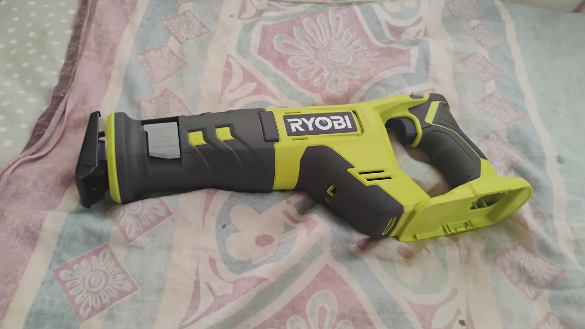 RYOBI ONE+ 18V Cordless Reciprocating Saw - 3,400 SPM Variable Speed, 1 in. Stroke Length, Tool Only - PCL515B customer photo 1