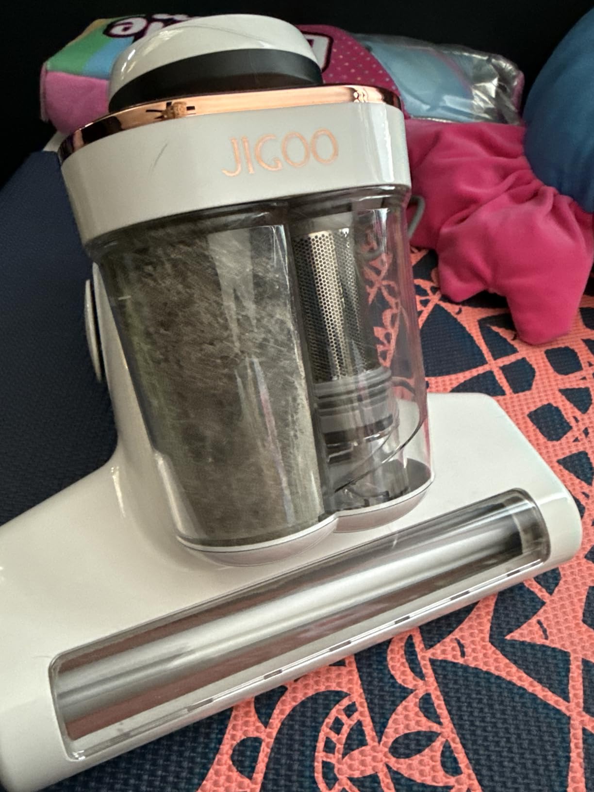 JIGOO Bed Vacuum Cleaner with Dust Sensor, Mattress Vacuum Cleaner with UV & Ultrasonic and High Heating, 13Kpa Suction 500W Powerful Double-Cup Handheld Vacuums (J300, Corded) customer photo 2