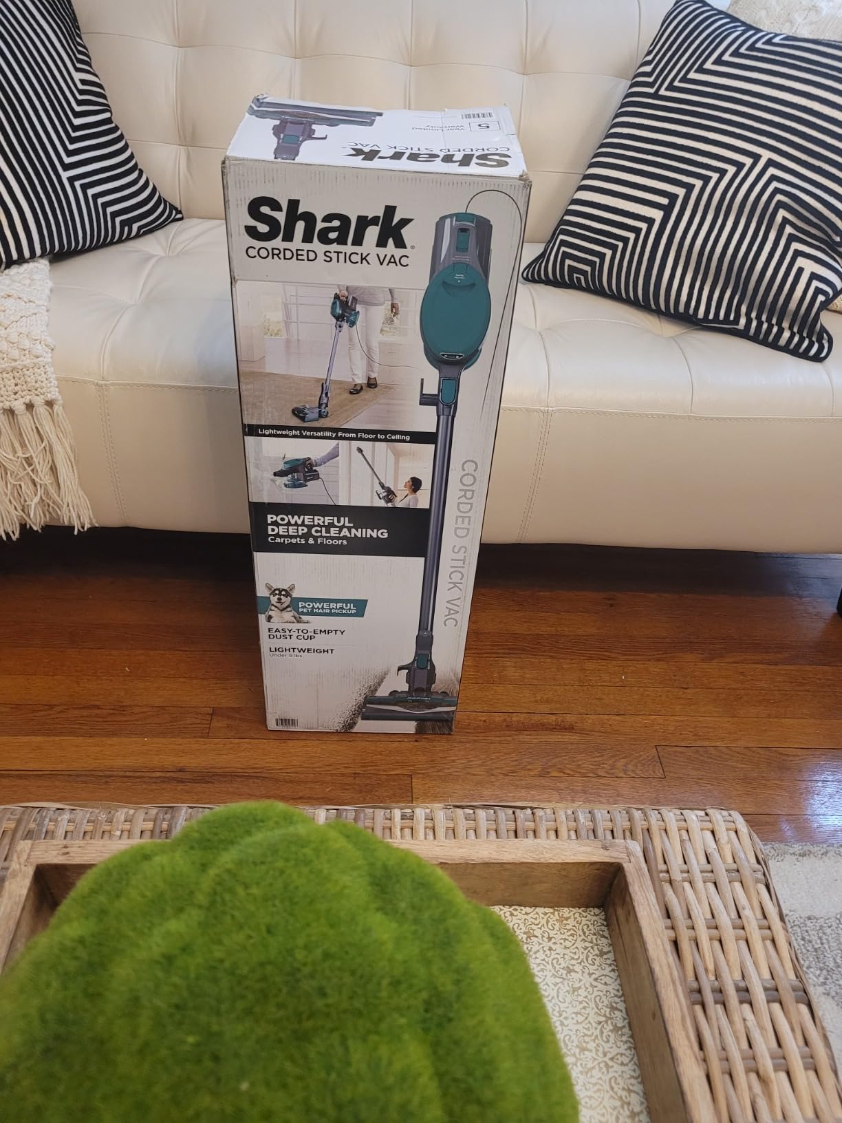 Shark Corded Stick Vacuum, Ultra-Lightweight, Swivel Steering, Powerful Deep-Cleaning, Floor-to-Ceiling Versatility, Converts to a Handheld Vacuum, Carpets & Hardfloor, Green, CS110EM customer photo 2