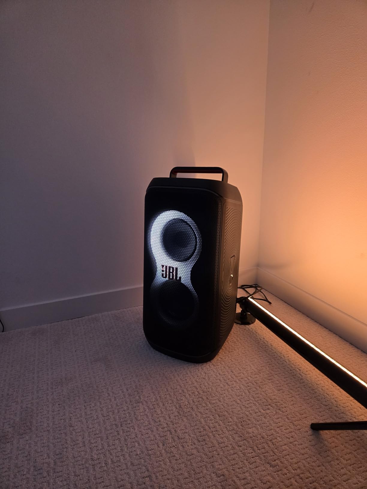 JBL PartyBox Club 120 - Portable Party Speaker with Foldable Handle, Futuristic Lightshow, 12 Hours Playtime customer photo 1