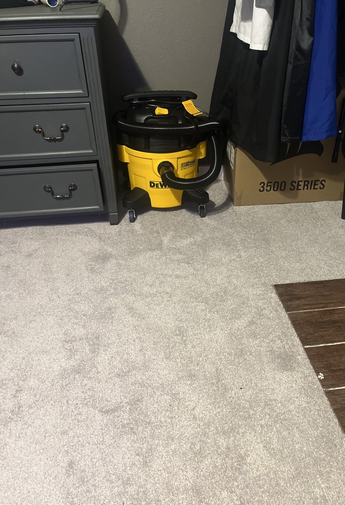 DEWALT 6 Gallon STEALTHSONIC Wet Dry Shop Vac, 5 Peak HP Shop Vacuum Wet and Dry, Ultra Quiet Shopvac with Powerful Suction, Wet Dry Vacuum Cleaner for Home, Garage, Workshop, Jobsite, DXV06P-QT customer photo 2