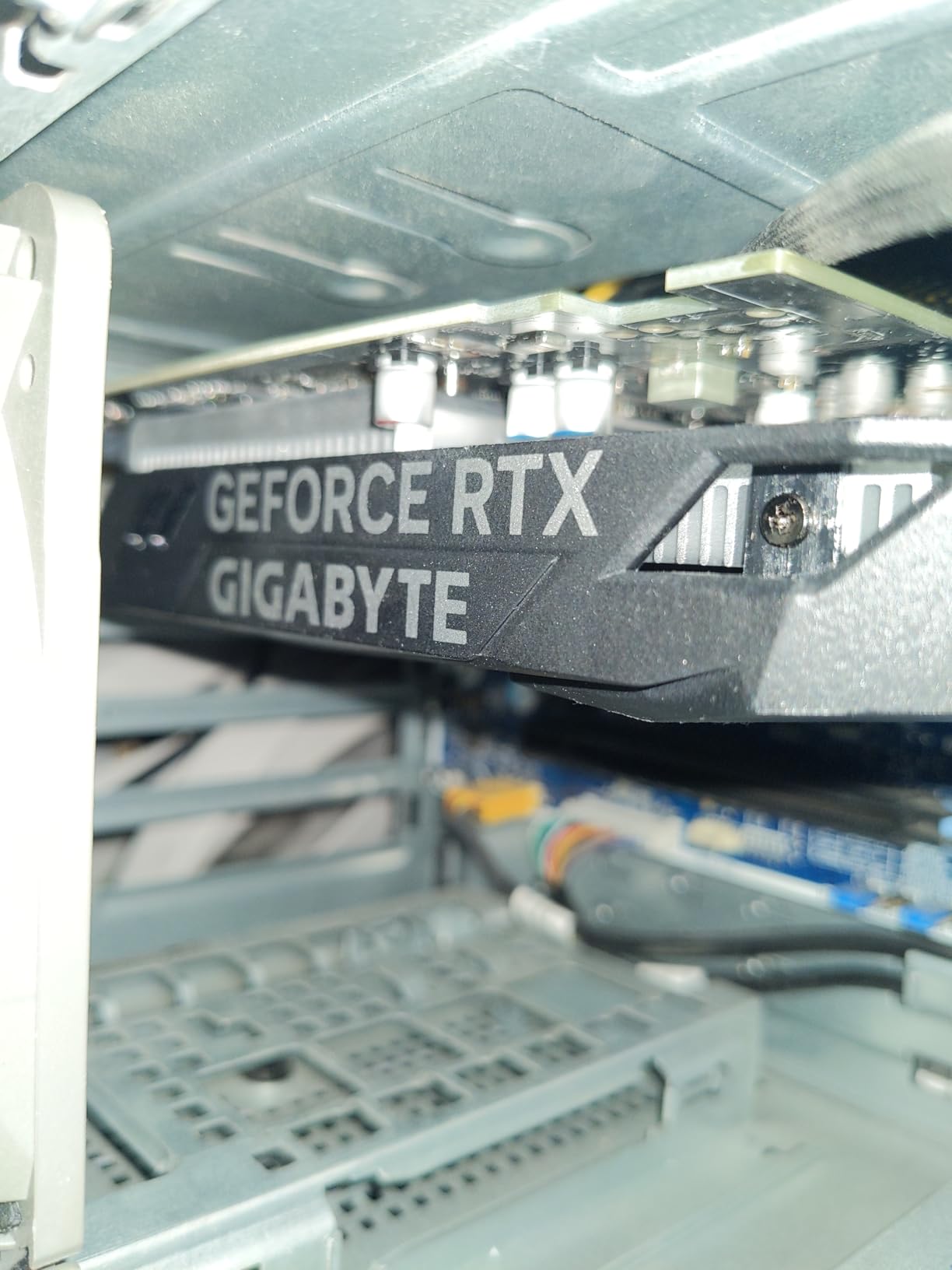 GIGABYTE GeForce RTX 3050 WINDFORCE OC 6G Graphics Card, 2X WINDFORCE Fans, 6GB GDDR6 96-bit GDDR6, GV-N3050WF2OC-6GD Video Card customer photo 2
