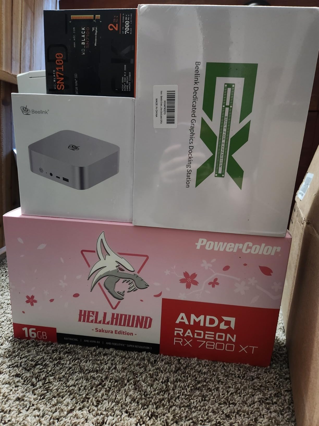 Beelink SER9 Pro Mini PC, AMD Ryzen 7 H 255(8C/16T, up to 4.9GHz), 32GB LPDDR5 RAM 1TB PCle4.0 SSD, SER9 Mini Computer Support 4K@240Hz, Tirple Display, HDMI+DP, WiFi6, BT5.2, USB4 customer photo 2
