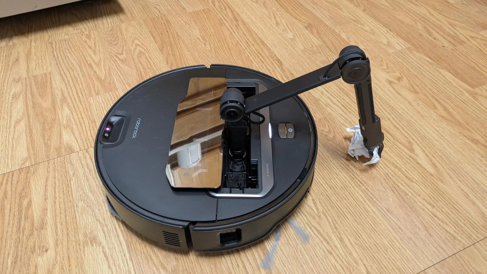 Saros Z70 Robot Vacuum and Mop, OmniGrip Arm, AI-Powered, 22,000Pa Suction, 3.14'' Ultra Slim, FlexiArm Riser Technology, AdaptiLift Chassis, Obstacle Avoidance, Auto Mop Washing & Drying customer photo 2