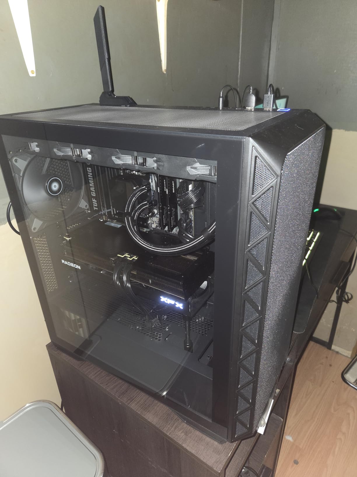 XFX Swift AMD Radeon RX 9070 OC Triple Fan Gaming Edition with 16GB GDDR6 HDMI 3xDP, AMD RDNA 4 RX-97SWFB3B9 customer photo 1