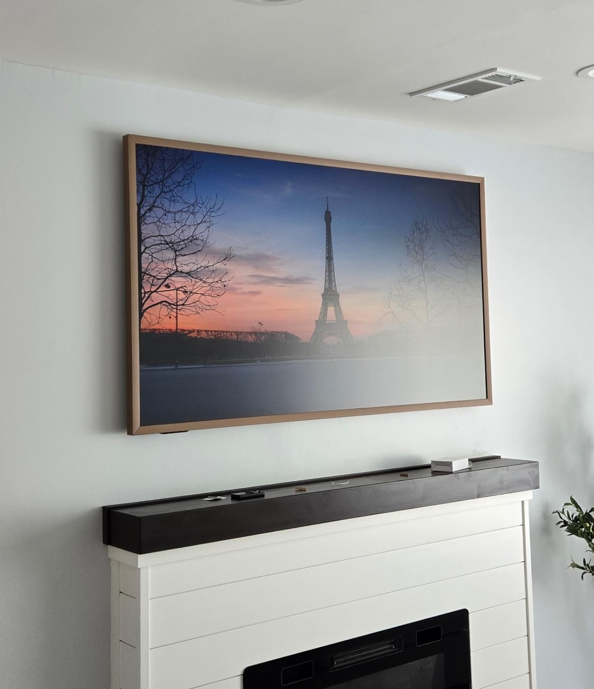 Hisense 75-Inch Class QLED 4K S7N CanvasTV Series Dolby Vision HDR Google Smart TV (75S7N, 2025 Model) - 144Hz, Art Mode, Anti-Glare Panel, Hi-Matte Display, UltraSlim Wall Mount & Frame Included customer photo 2