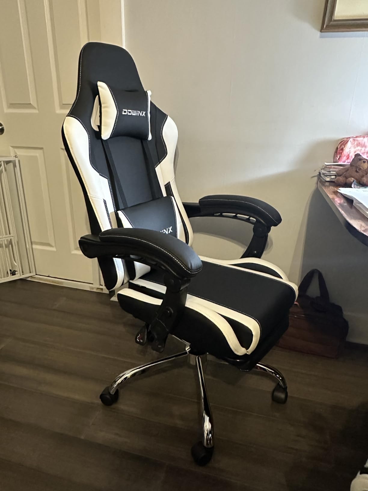 Dowinx Ergonomic Gaming Chair with Footrest, Heavy Duty 330lbs Office Chair, Massage Lumbar Support, Adjustable Height & Headrest Pillow customer photo 2