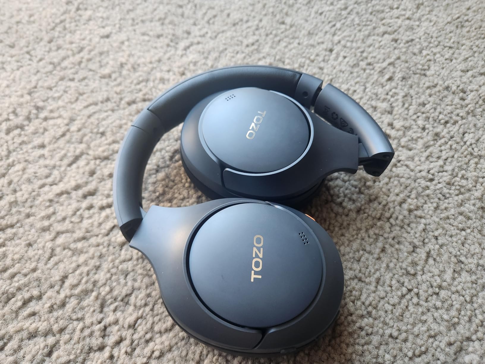 TOZO HT3 Hybrid Noise Cancelling Headphones, 90H Battery Life Wireless Over Ear Bluetooth 6.0 Foldable Headset, AI Voice Assistant with 5 Mics, Connect 2 Devices and Hi-Res Sound, 32 EQ Audio Presets customer photo 1