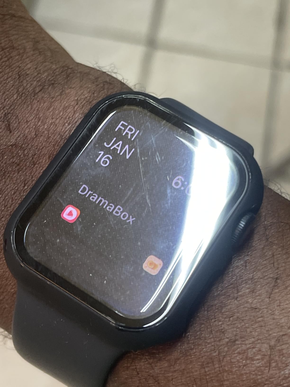 Apple Watch SE 3 [GPS 40mm] Smartwatch with Midnight Aluminum Case with Midnight Sport Band - S/M customer photo 2