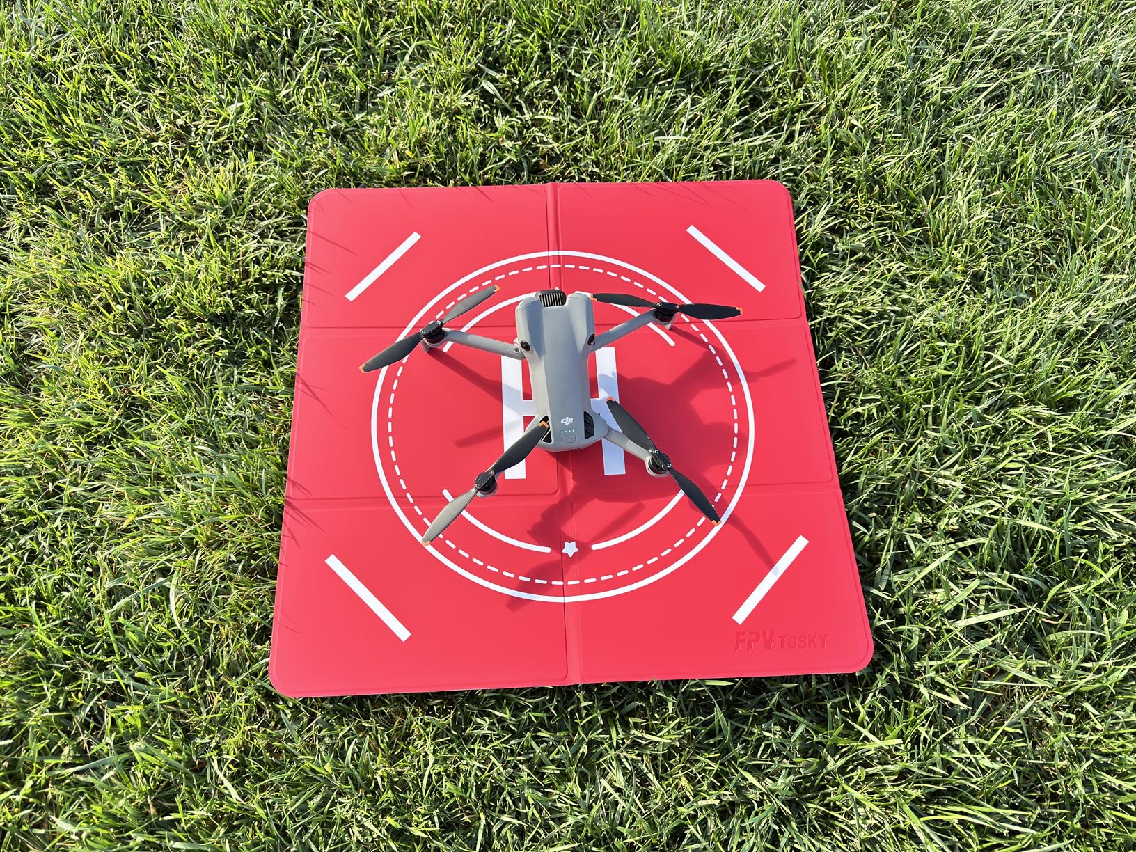 FPVtosky Nighttime Reflective Drone Landing Pad, Fast-fold Double Sided Waterproof Landig Pad Weighted for DJI Lito X1/Mini 5 Pro/ 4/3 Pro/Mini 4k / Mavic 4 / Air 3s/ Avata 2/ Neo/Flip customer photo 1