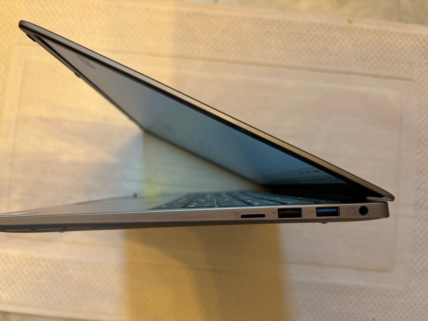 Gaming Laptop, Laptop with AMD Ryzen 4300U(Up to 3.7GHz), 16GB DDR4 512GB SSD Laptop Computer, 16.0inch Windows 11 Laptop, 1920P FHD Display, WiFi 6, USB3.2, Type_C customer photo 1