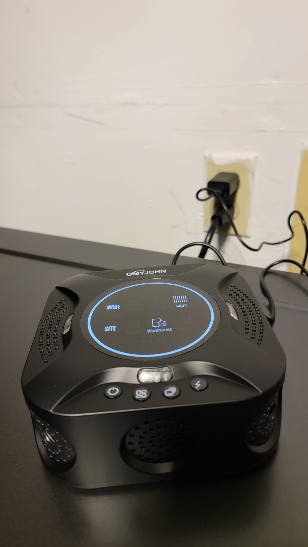 Indoor Ultrasonic Pest Repeller Plug-in,with a Display Screen & LED Strobe Light,Effectively Repels Mice,Squirrels,roaches & Other Rodents Up to 3900 Sq.Ft.Suitable for attics,garages,etc. customer photo 1