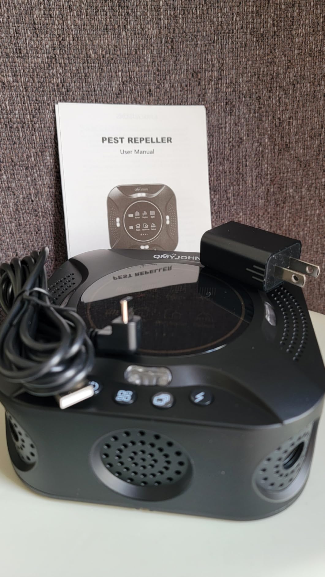 Indoor Ultrasonic Pest Repeller Plug-in,with a Display Screen & LED Strobe Light,Effectively Repels Mice,Squirrels,roaches & Other Rodents Up to 3900 Sq.Ft.Suitable for attics,garages,etc. customer photo 2