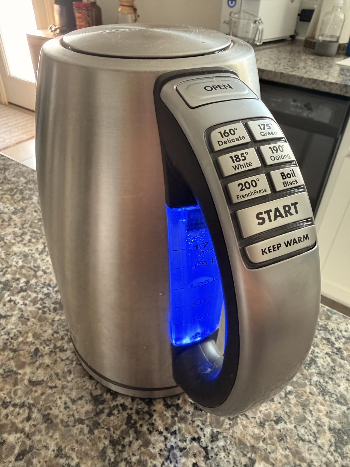 Cuisinart PerfecTemp 1.7-Liter Electric Kettle, Cordless Electric Tea Kettle, 1500W for Fast Heat-Up, 6 Preset Temperatures, 30-Minute Keep Warm, Stay Cool Nonslip Handle, CPK-17P1 customer photo 1