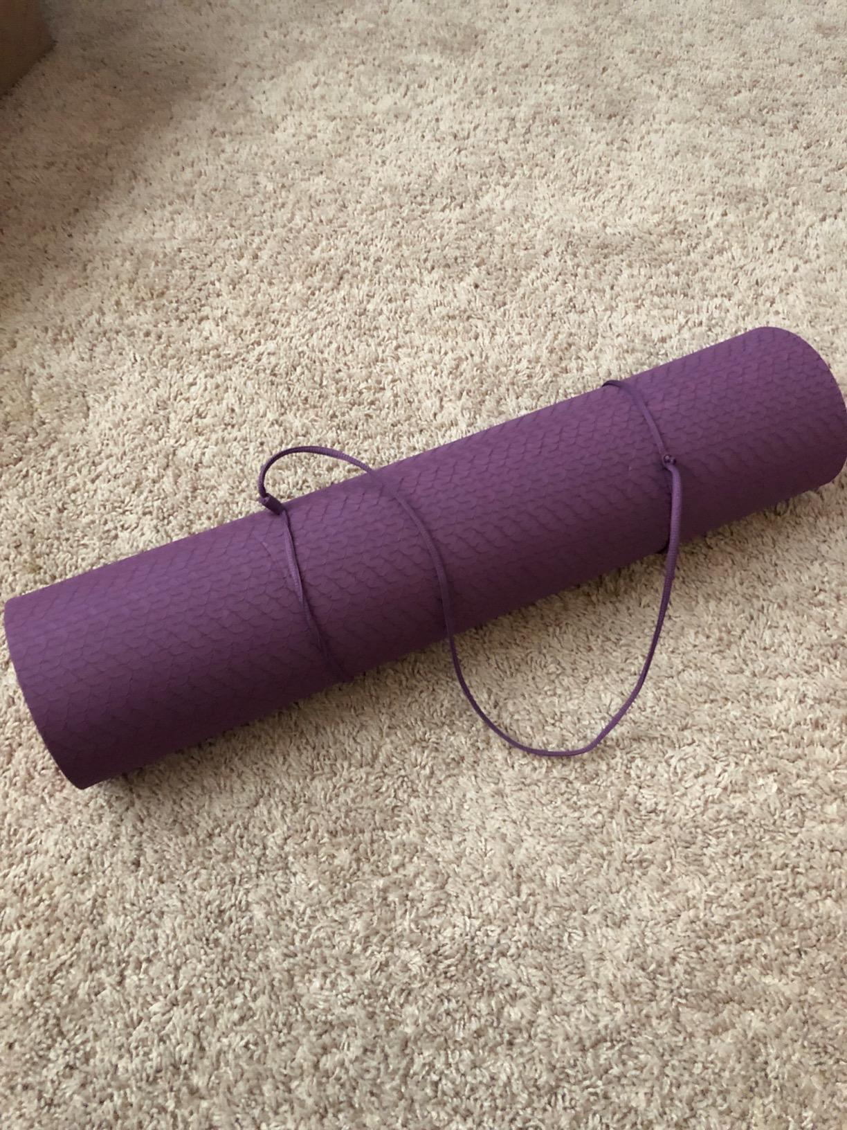 IUGA Yoga Mat Thick Non Slip Anti-tear Pilates Mat Eco Friendly Hot Yoga Mats for Workout & Exercise (72x 24x 6mm) customer photo 2