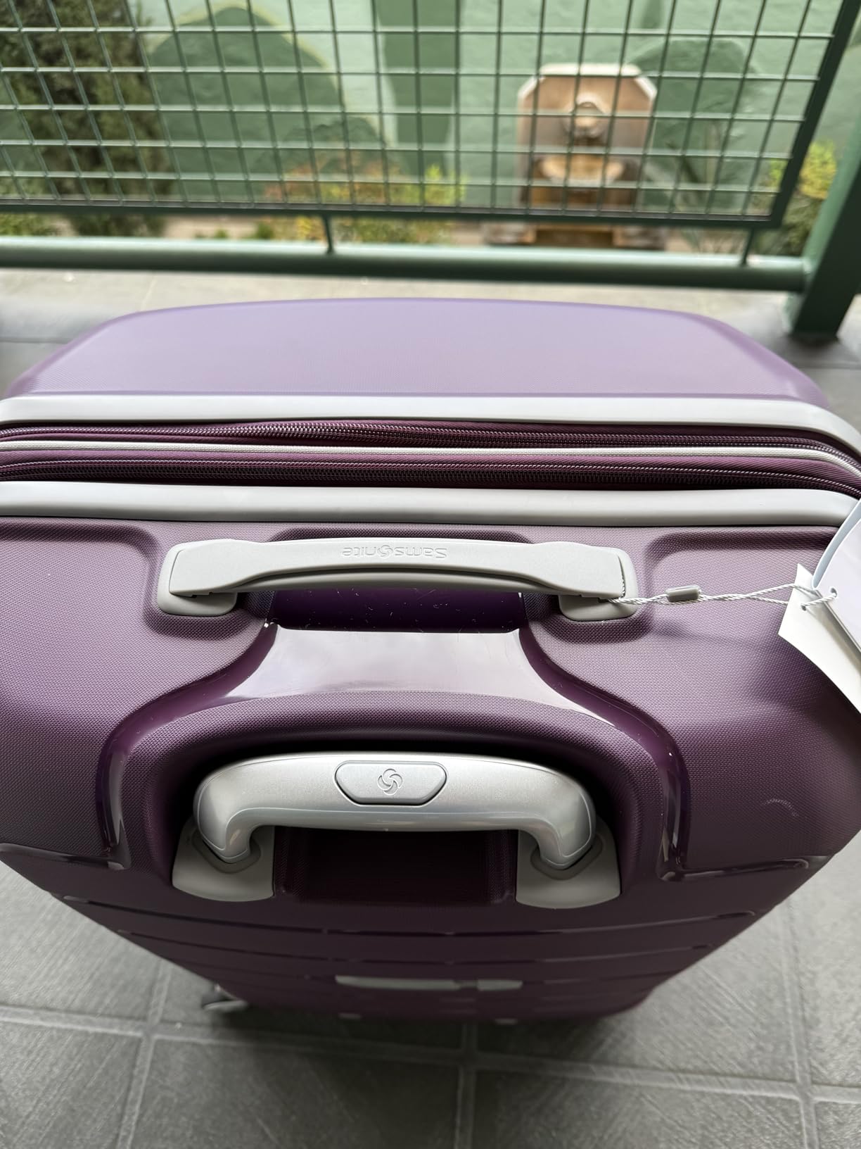 Samsonite Freeform Hardside Carry-On Luggage with Spinner Wheels - Hardshell Suitcase - TSA, Airline-Approved - Expandable Hard Shell, Smooth Rolling Wheels for Lightweight Travel - Navy customer photo 2
