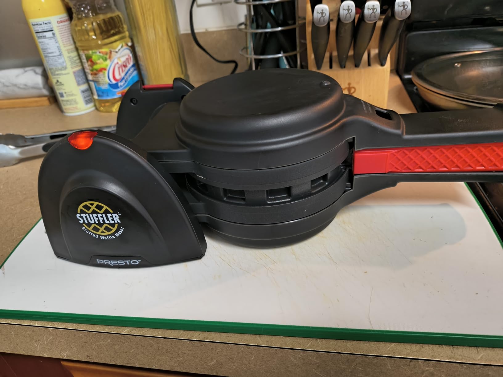 Presto 03512 Stuffler Stuffed Waffle Maker, Belgian, Large, Black customer photo 2