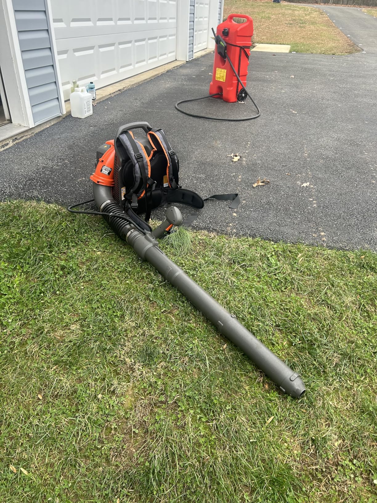 Husqvarna 150BT Gas Leaf Blower, 51-cc 2.16-HP 2-Cycle Backpack Leaf Blower, 765-CFM, 270-MPH, 22-N Powerful Clearing Performance customer photo 2