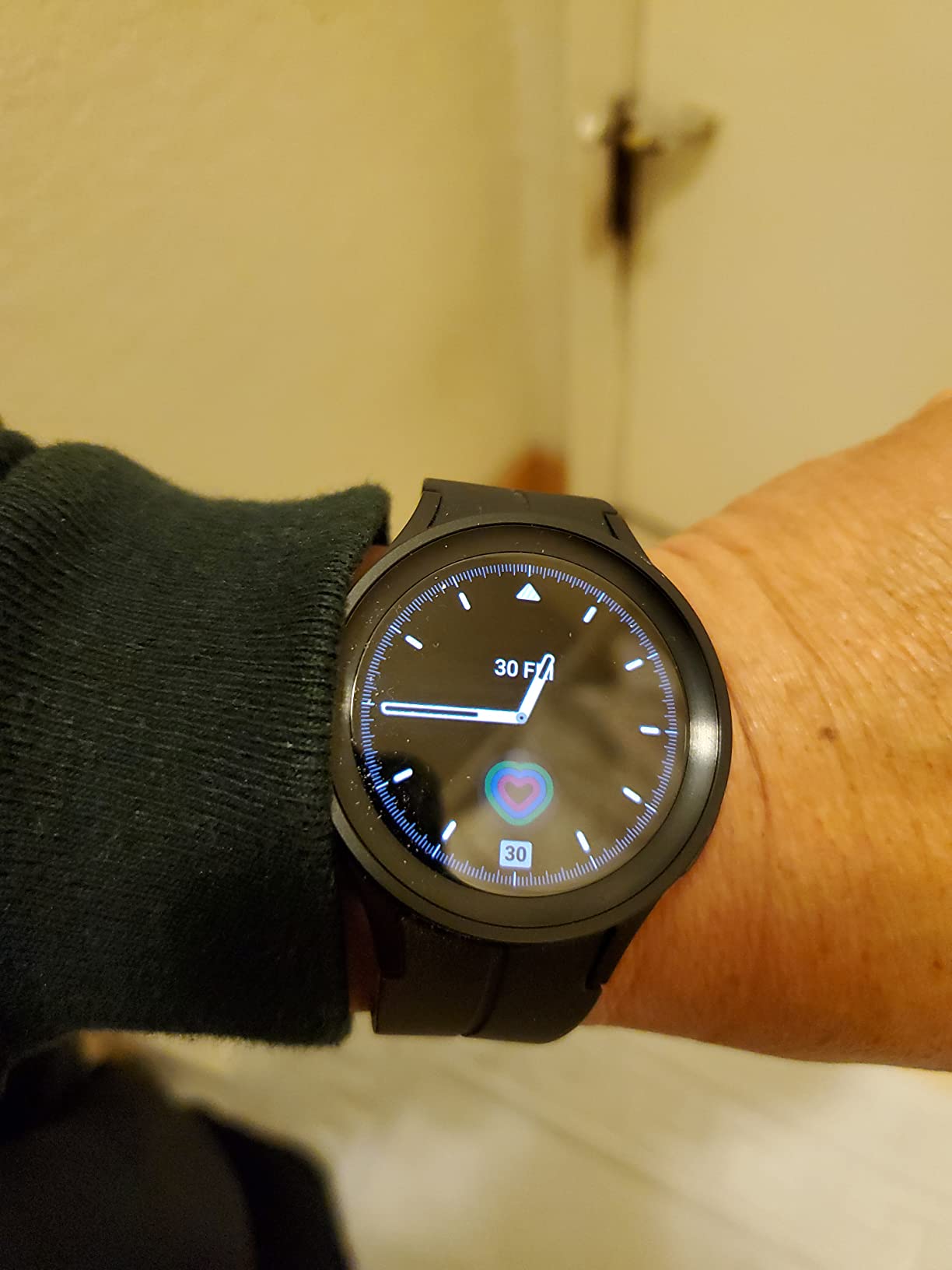Samsung Galaxy Watch 5 Pro 45mm Bluetooth Smartwatch, Body, Health, Fitness, Sleep, Heart Rate Tracker, Improved Battery, Sapphire Crystal Glass, GPS Route Tracking, Titanium Frame, US Version, Black customer photo 1
