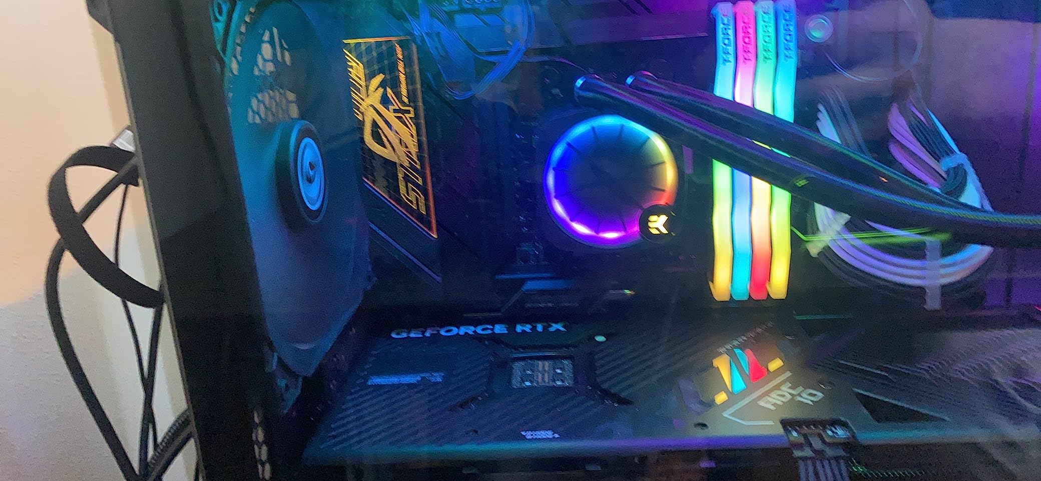 ASUS ROG STRIX X670E-E GAMING WIFI AMD X670 AM5 ATX Motherboard customer photo 1