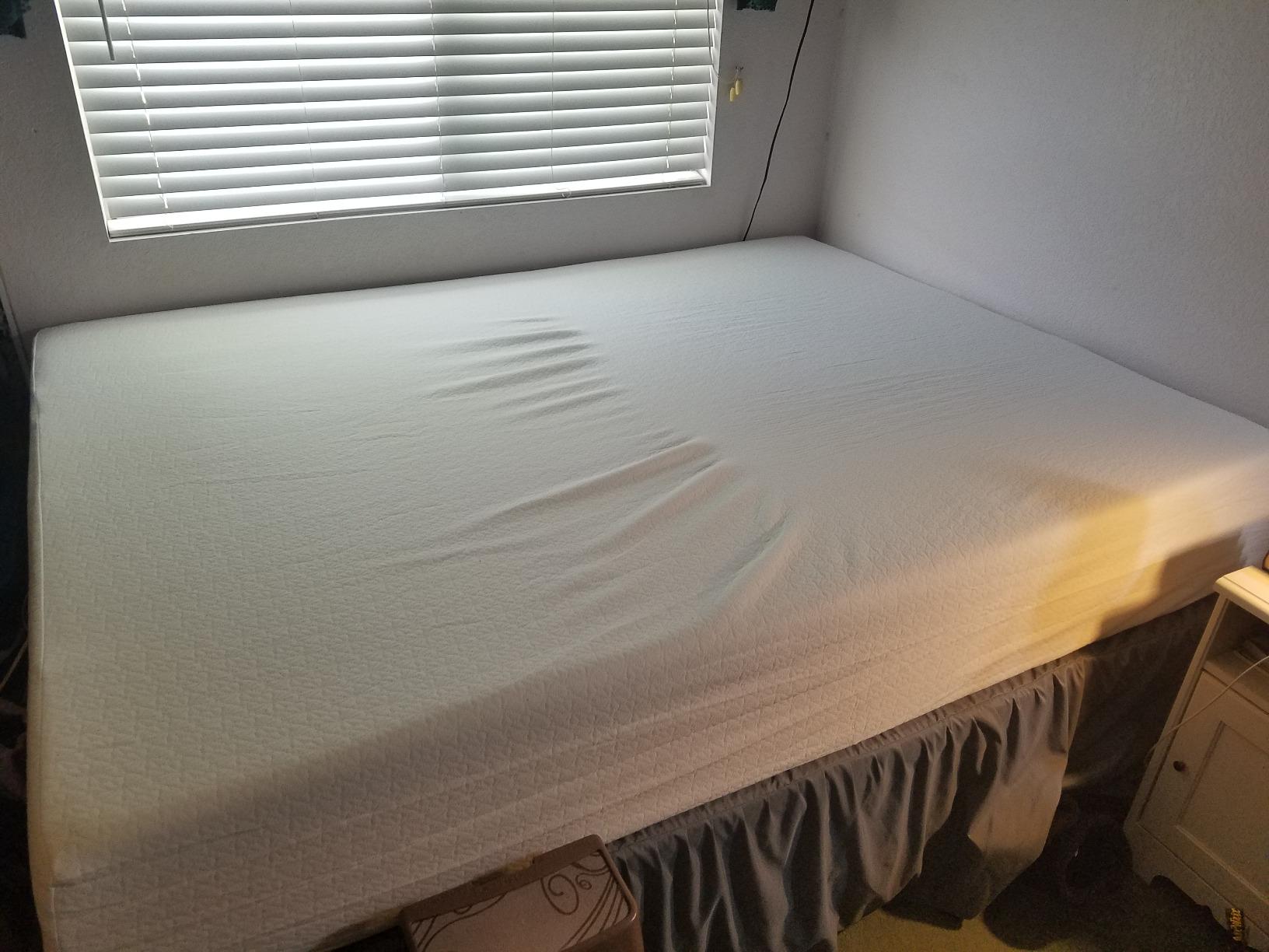 Zinus Green Tea Memory Foam Mattress 10 Inch, Pressure-Relieving Comfort & Full-Body Support, Medium Firm Feel, CertiPUR-US & Oeko-TEX Certified, Queen customer photo 2