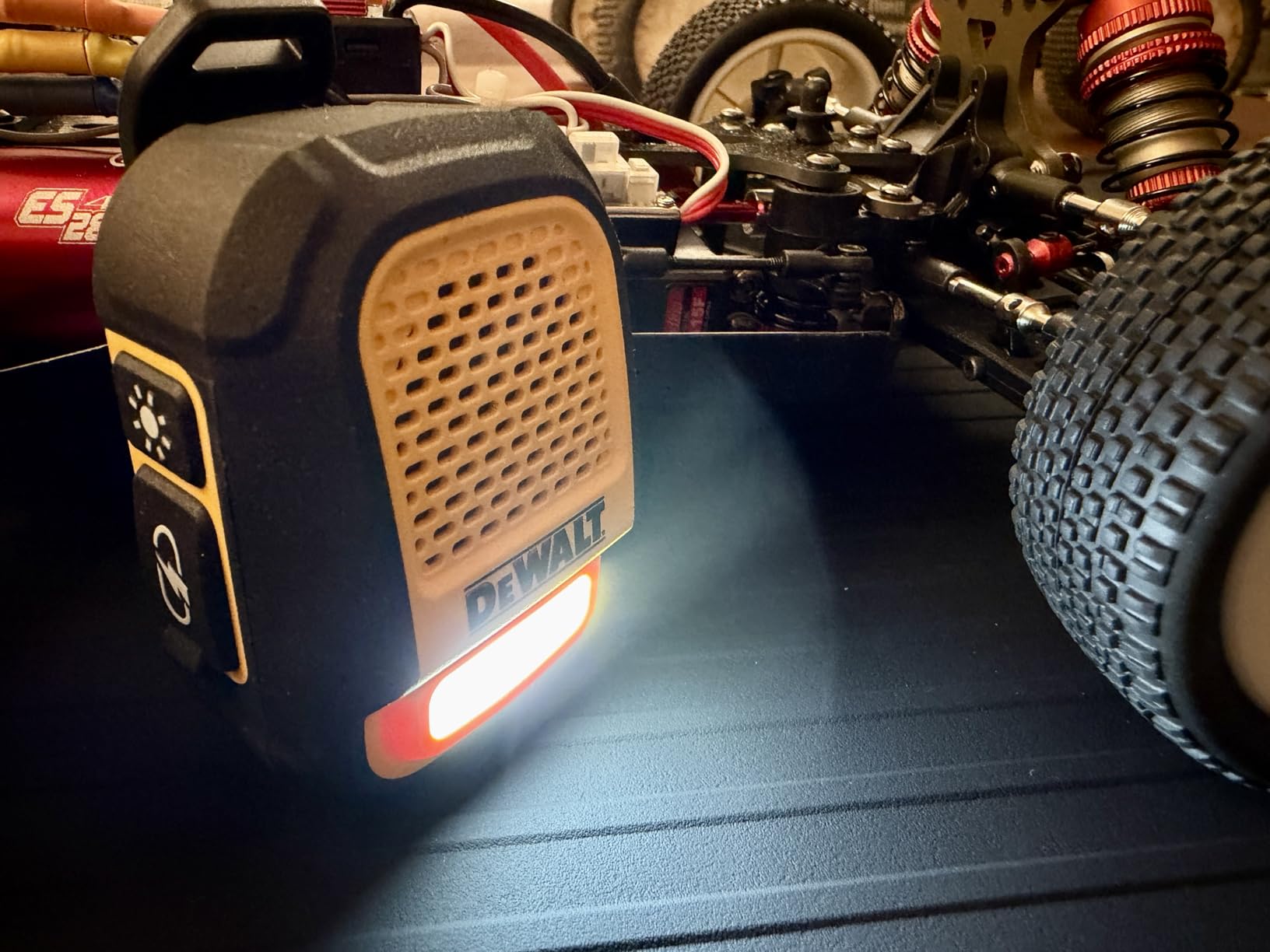 DEWALT Wearable Bluetooth Speaker, Clip-On Wireless Jobsite Pro Water-Resistant Portable Speaker customer photo 1