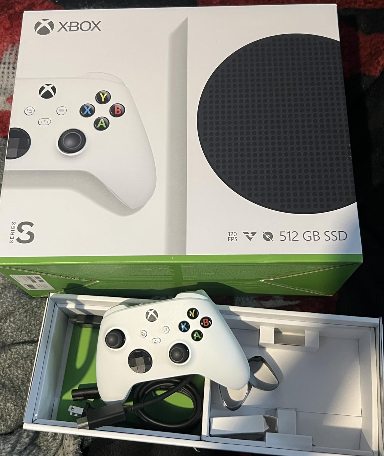 Xbox Series S - All Digital Gaming Console - 512GB SSD - Includes Wireless Controller - 120FPS - Robot White customer photo 1