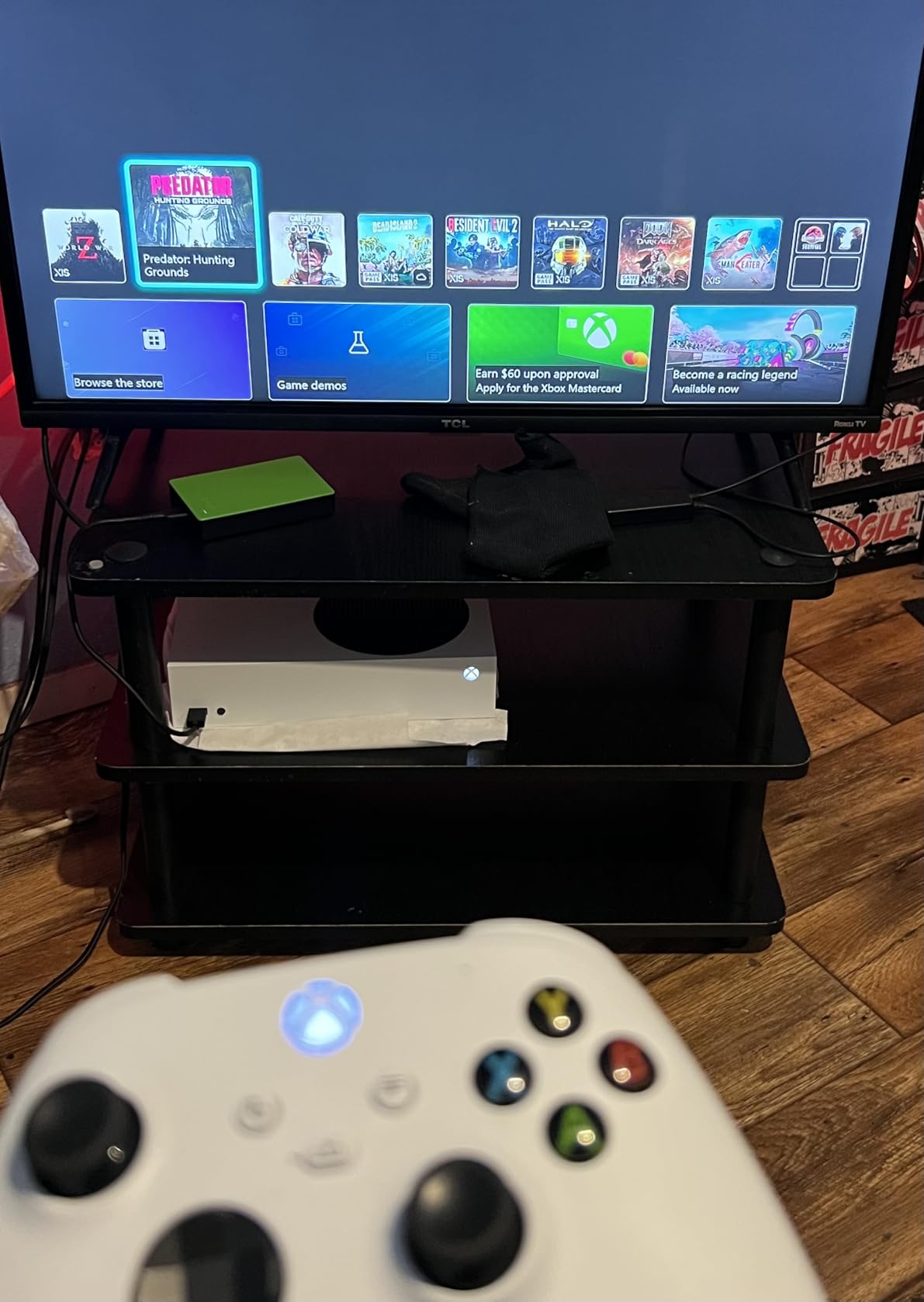 Xbox Series S - All Digital Gaming Console - 512GB SSD - Includes Wireless Controller - 120FPS - Robot White customer photo 2