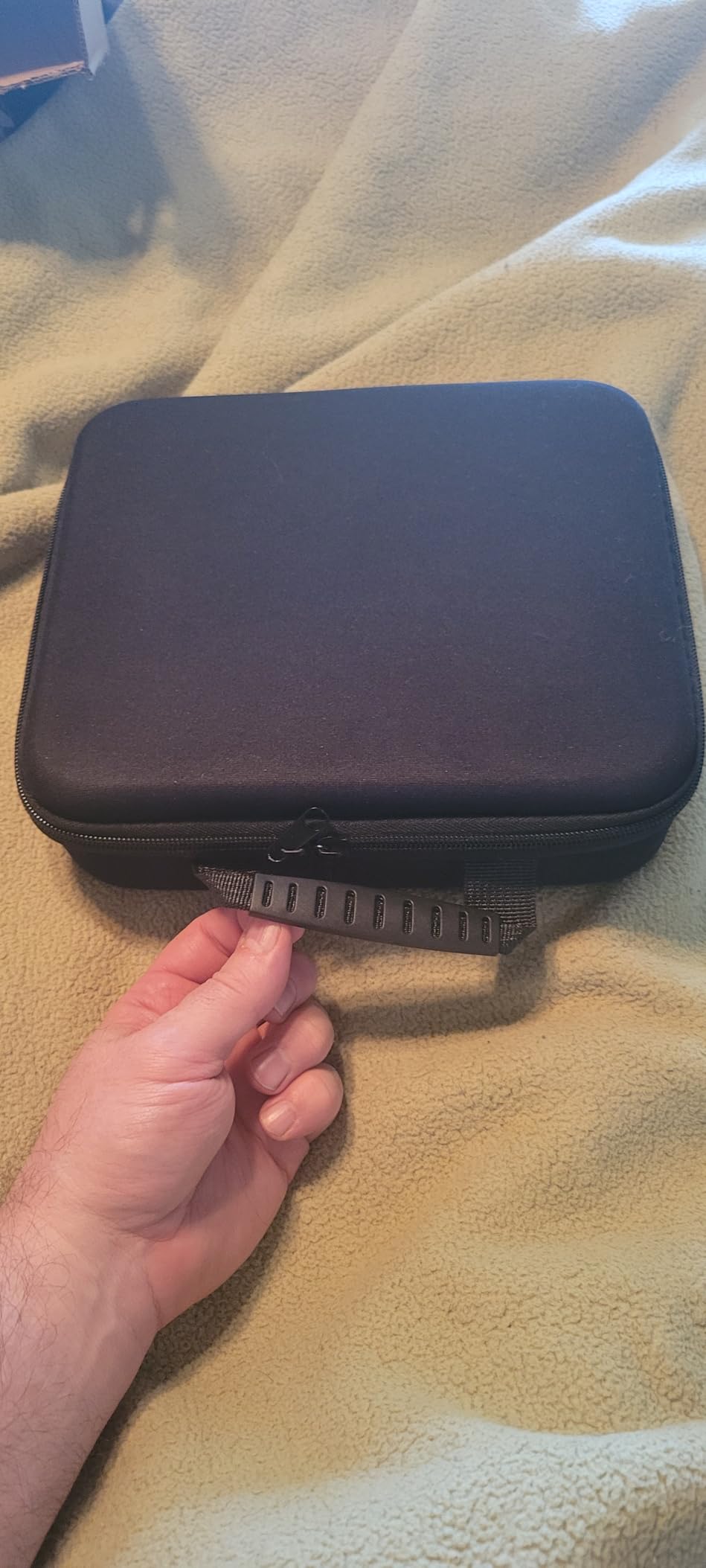AERLANG Muscle Massage Gun, Back Massager Deep Tissue Gun for Athletes to Relief Pain and Relax with 20 Adjustable High Intensity Speeds 6 Heads, Body Carrying Case customer photo 1