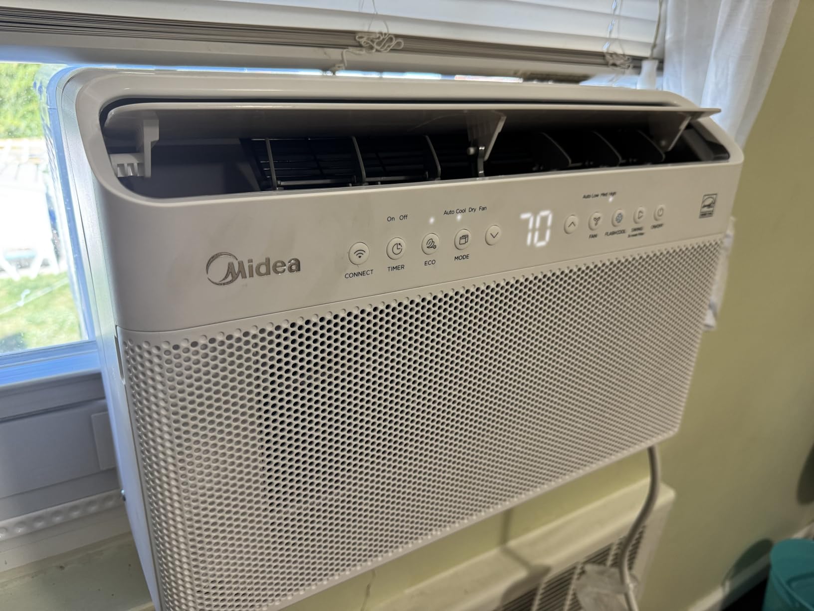 Midea 12,000 BTU U Shaped Smart Inverter Window Air Conditioner - Cools 550 Sq Ft, Ultra Quiet with Open Window Operation - Alexa/Google Assistant Compatible (2026 Edition) customer photo 1