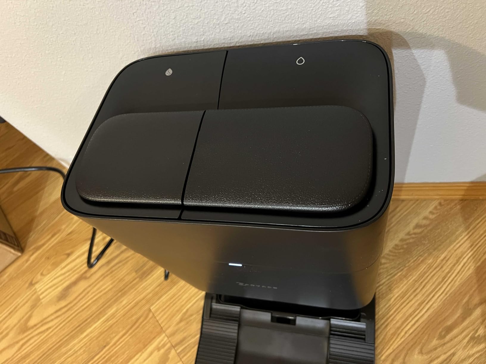 DEEBOT T90 PRO OMNI Robot Vacuum and Mop, 30,000Pa Suction, Instant Self-Cleaning OZMO Roller Mop, TruEdge Deep Edge Cleaning, ZeroTangle, Hot Water Wash & 145F Air Dry, AI Obstacle Avoidance customer photo 2