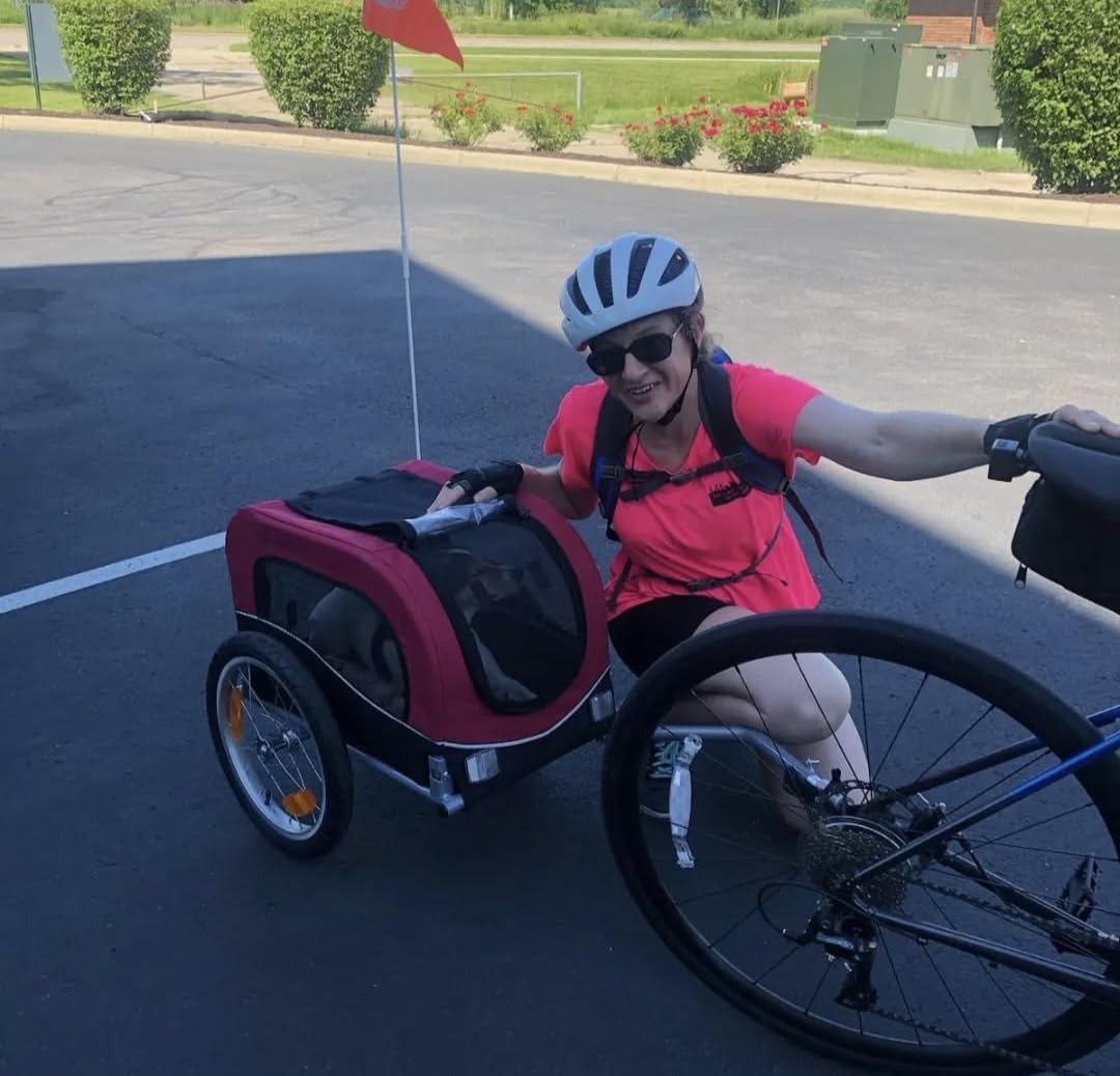 TRIXIE Medium Dog Bike Trailer - Foldable Pet Bicycle Trailer for Dogs up to 48lbs - Features Quick Fastening Wheels, 2 Doors, Safety Leash & Waterproof Carrier - 50 x 25 x 26.5in - Black/Red customer photo 2