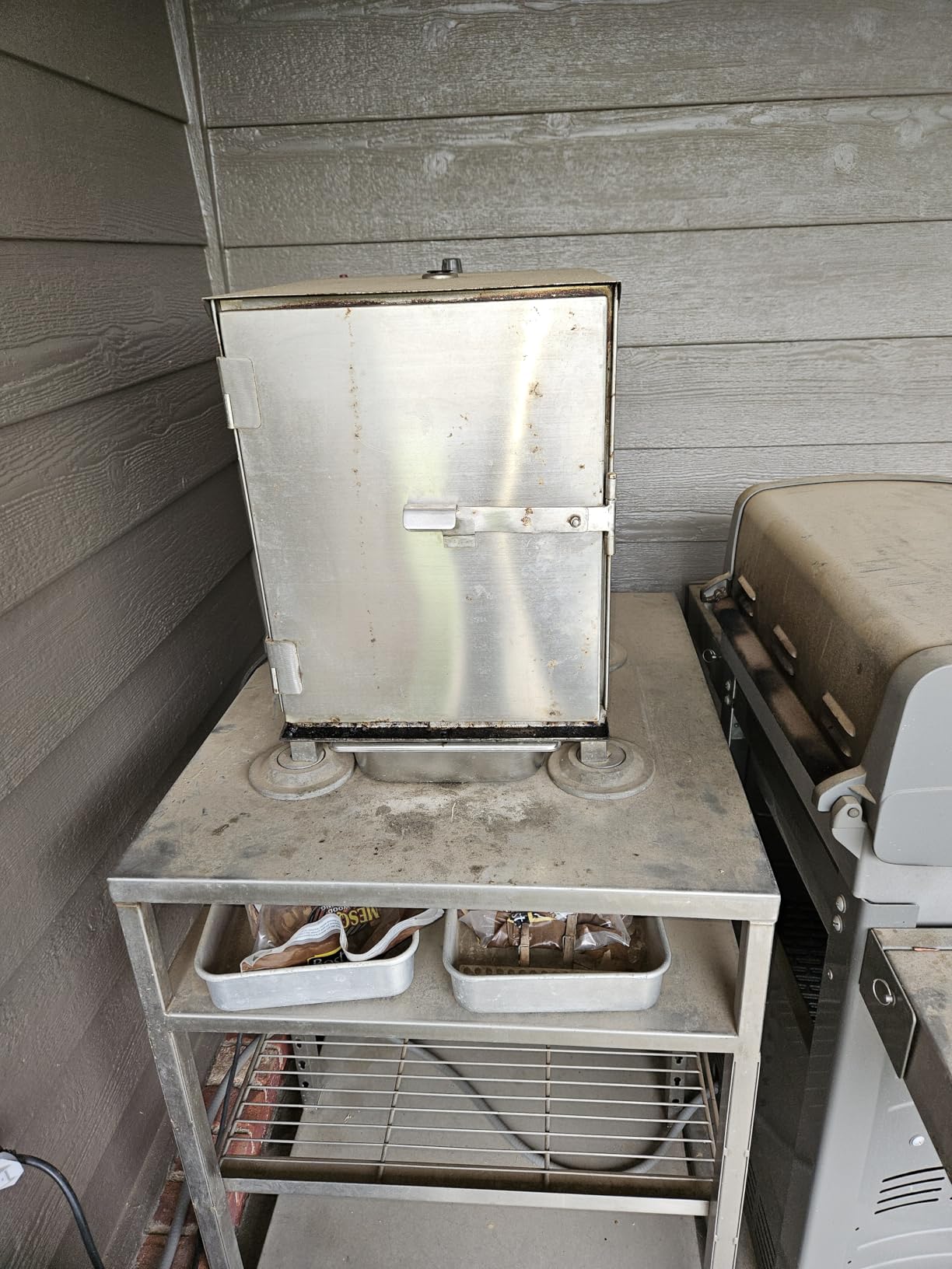 SmokinTex 'The OG' Electric Smoker - Spacious & Insulated Stainless Steel Meat Smoker with 700W Heating, & Temperature Control for BBQ, Jerky, Vegetables customer photo 2