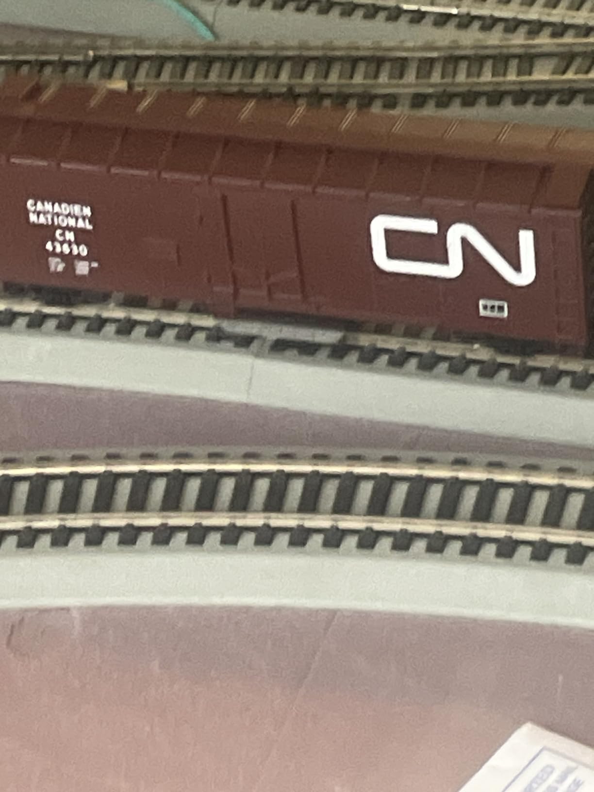 Walthers Trainline 40-Foot Plug-Door Track Cleaning Boxcar CSX 135720, HO Scale customer photo 1