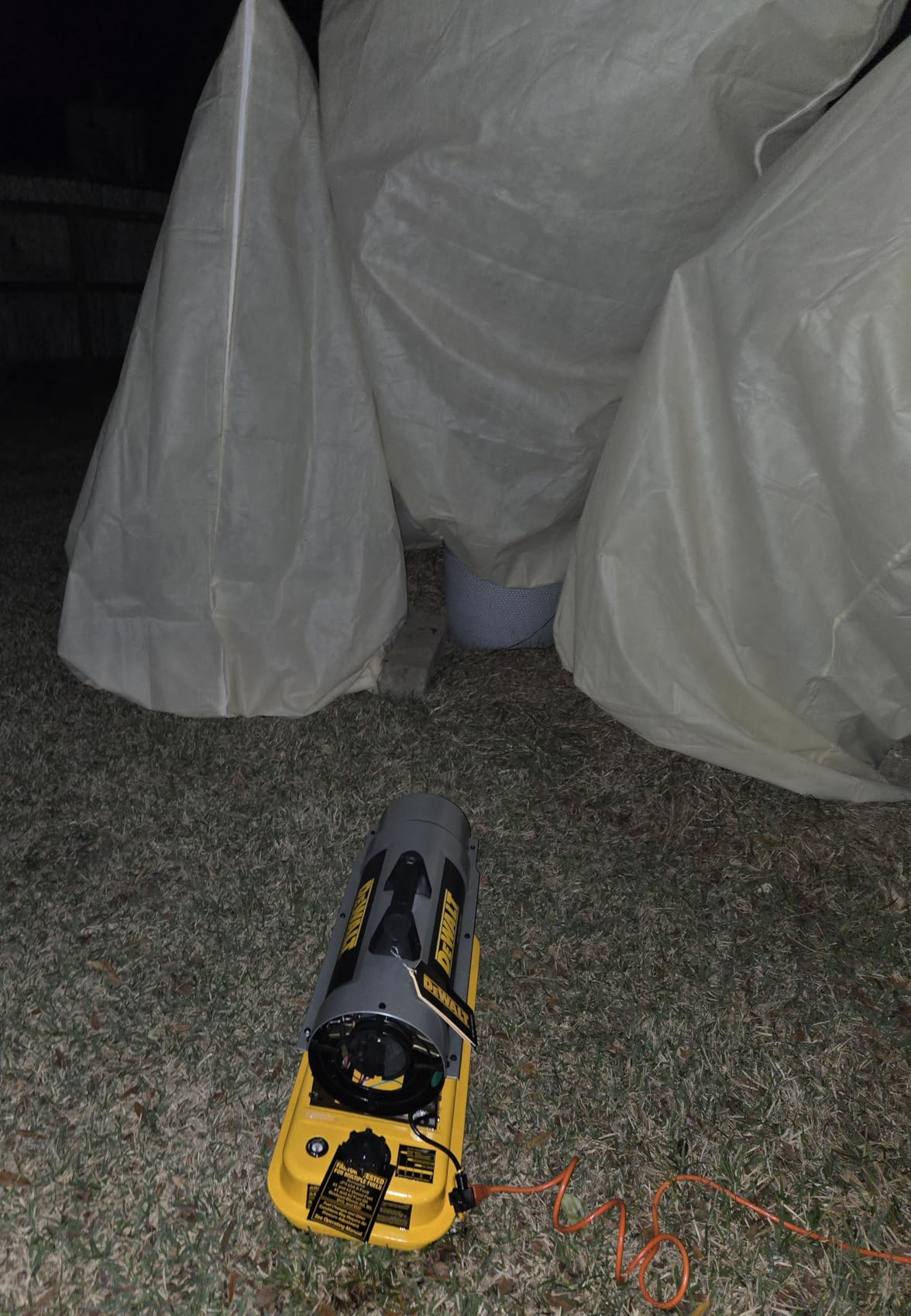 DEWALT DeWalt 80,000 BTU 2,000 sq ft Forced Air Diesel/Kerosene Portable Heater customer photo 2