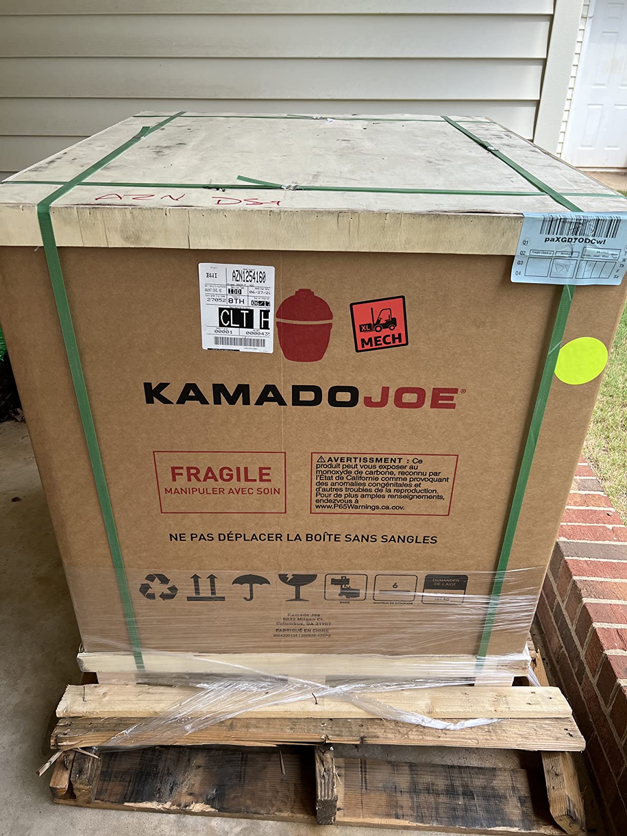 Kamado Joe Big Joe Series I 24-inch Ceramic Charcoal Grill and Smoker with Cart, Side Shelves, Stainless Steel Grates and 450 Cooking Square Inches in Red, Model BJ24Rh customer photo 1