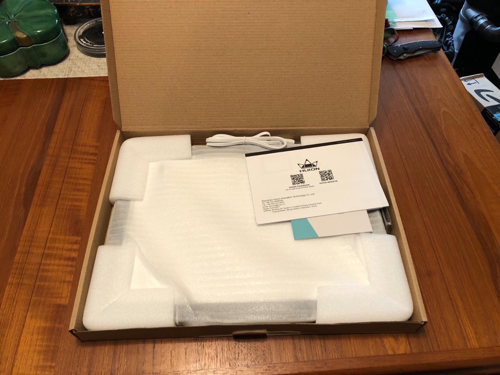 HUION L4S LED Light Box A4 Ultra-Thin USB Powered customer photo 2