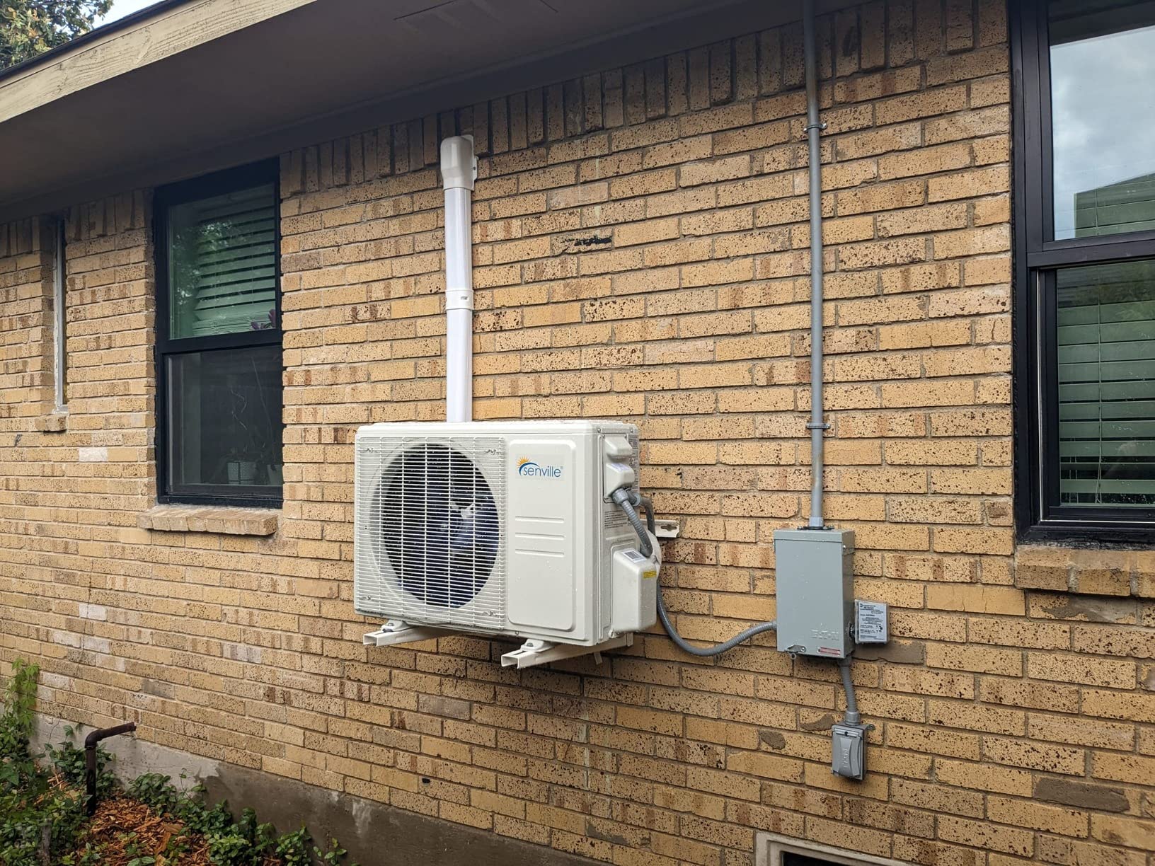 Senville LETO Mini Split Air Conditioner, Heat Pump, 12000 BTU, Ductless, Wall Mounted, Works with Alexa, Quiet Operation, 1 Ton, 110/120V, Energy Efficient Inverter customer photo 2